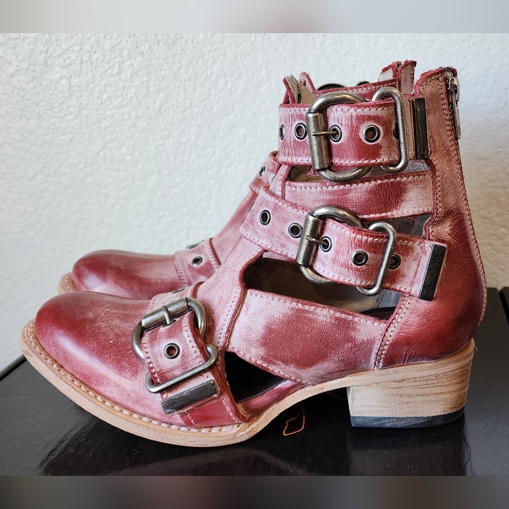 Freebird Grace Boots Red Size 7